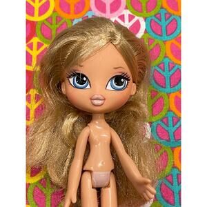 Bratz Girlz Cloe 7" Doll Blue Eyes
